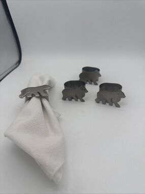 Set of 4 Silver tone  Metal Bear Napkins Rings holder cabin Cottage rustic